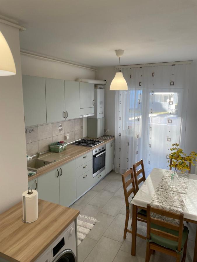 Roxi's Apartament *